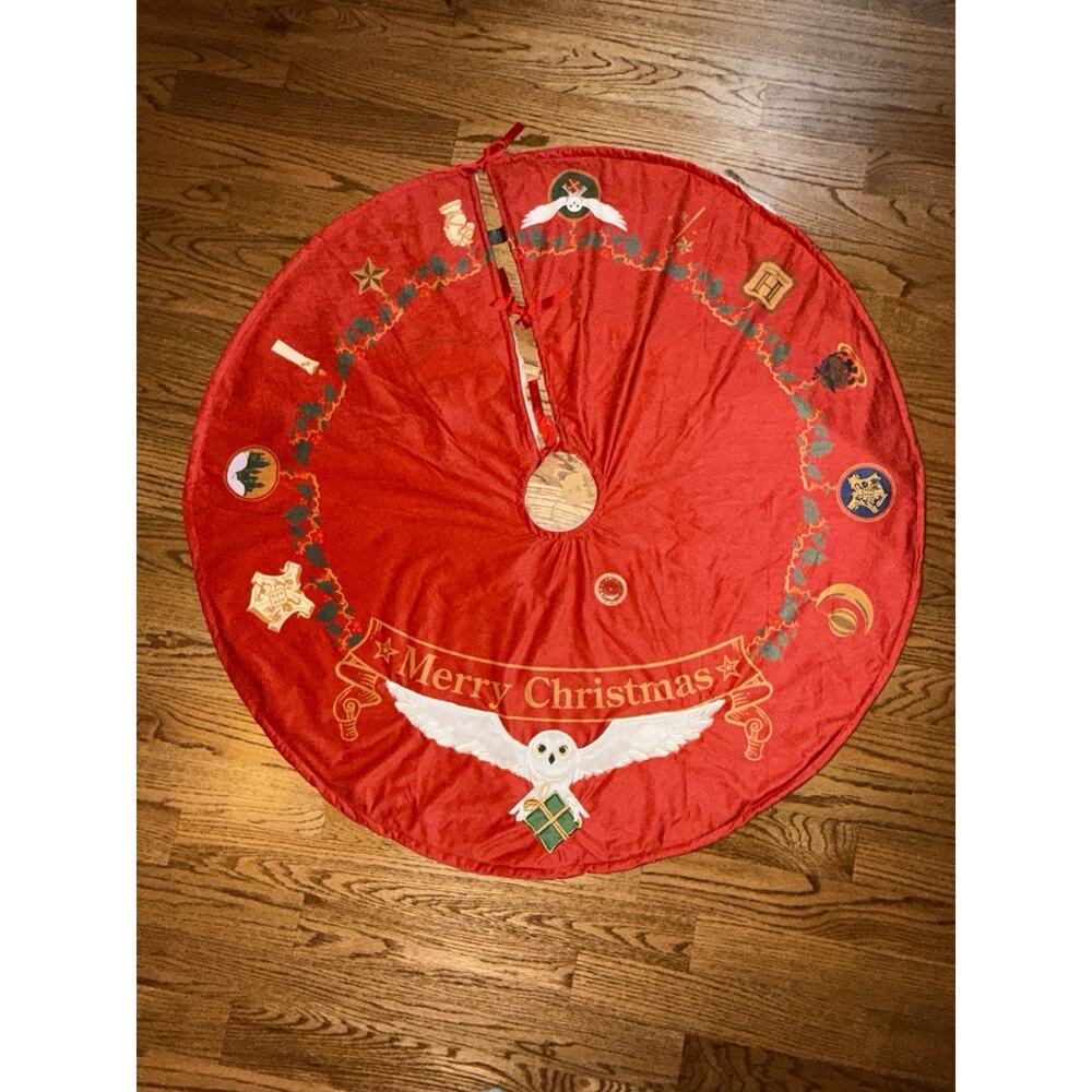 Gorgeous Tree Skirt Harry Potter Wizarding World London Merry Christmas